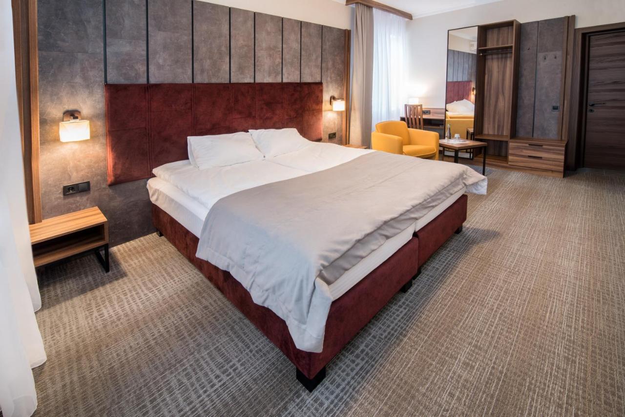 Hotel Байків à Baykovtsy Extérieur photo