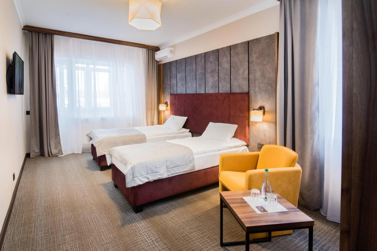 Hotel Байків à Baykovtsy Extérieur photo