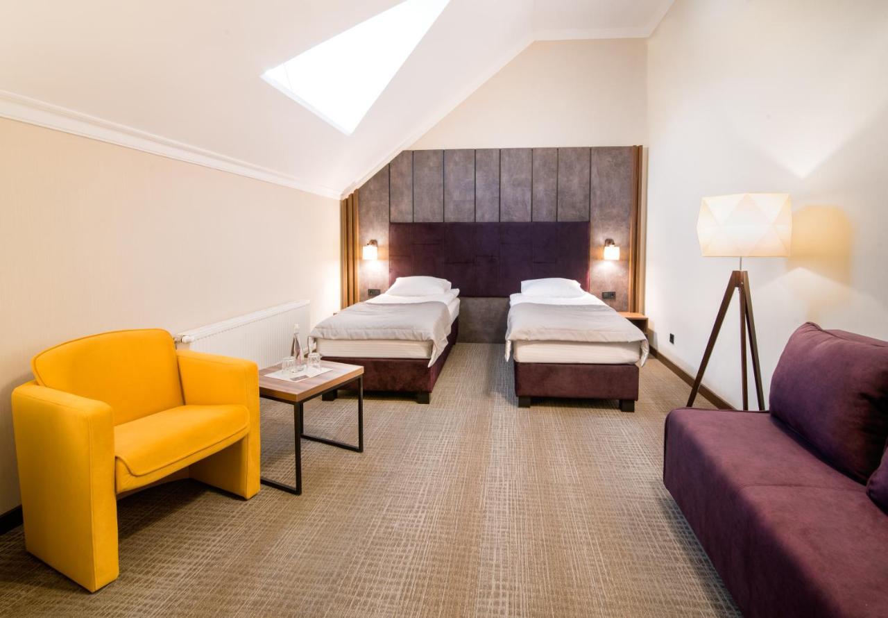 Hotel Байків à Baykovtsy Extérieur photo