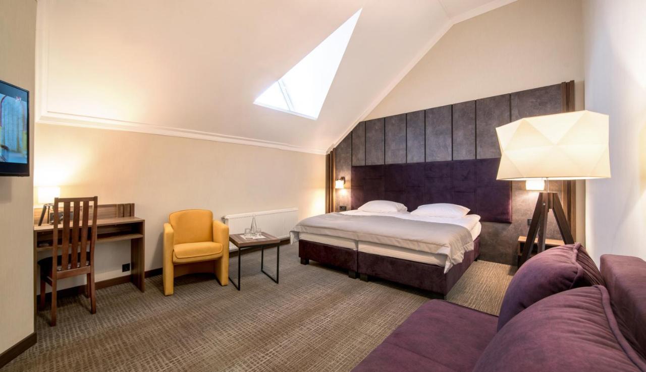 Hotel Байків à Baykovtsy Extérieur photo
