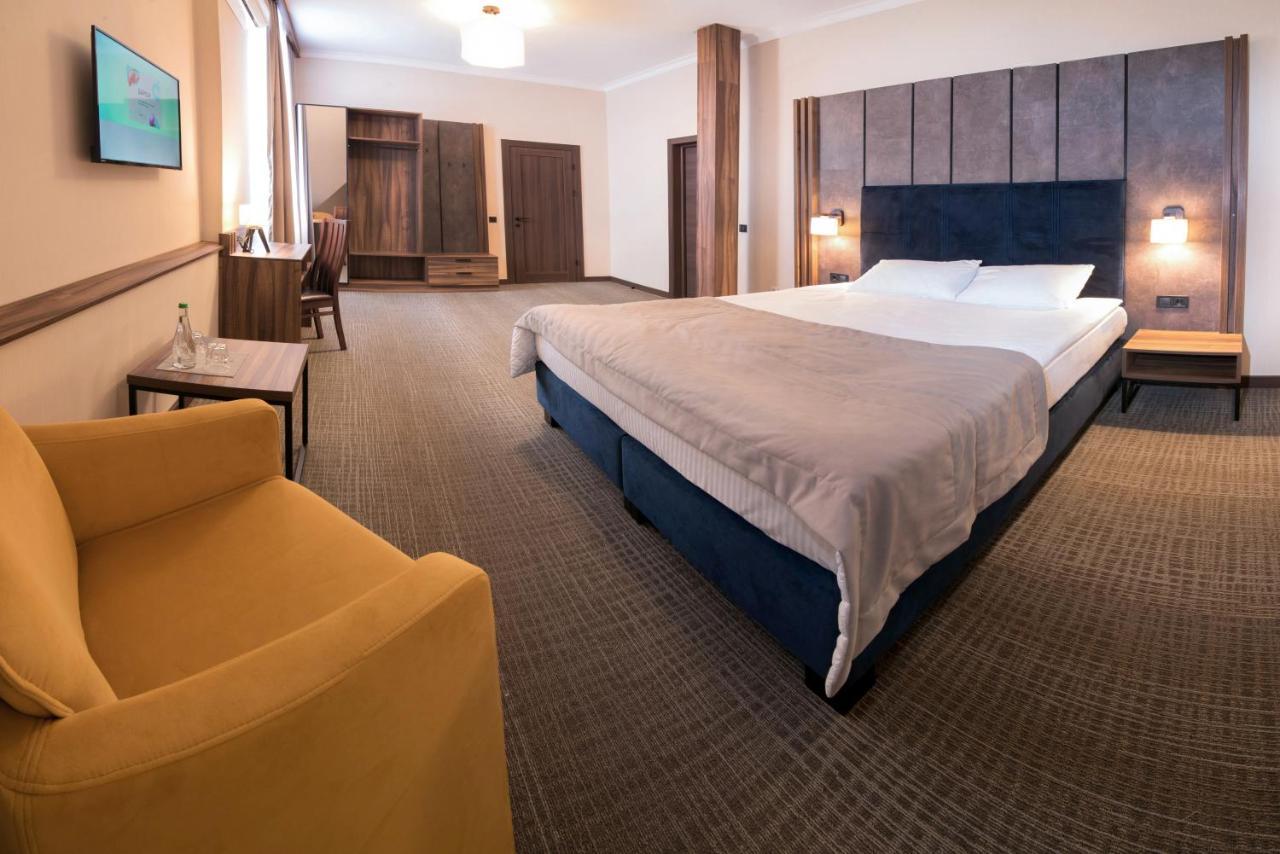 Hotel Байків à Baykovtsy Extérieur photo