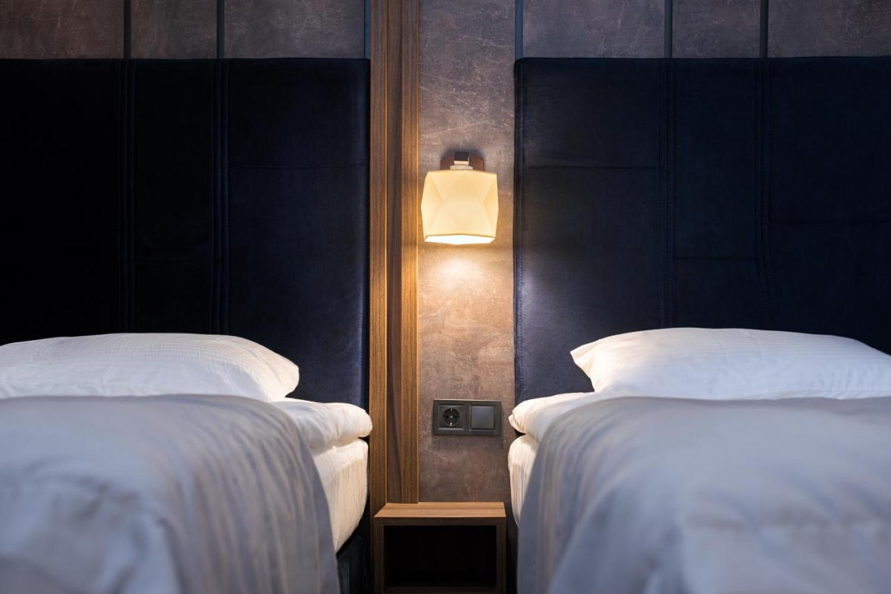 Hotel Байків à Baykovtsy Extérieur photo