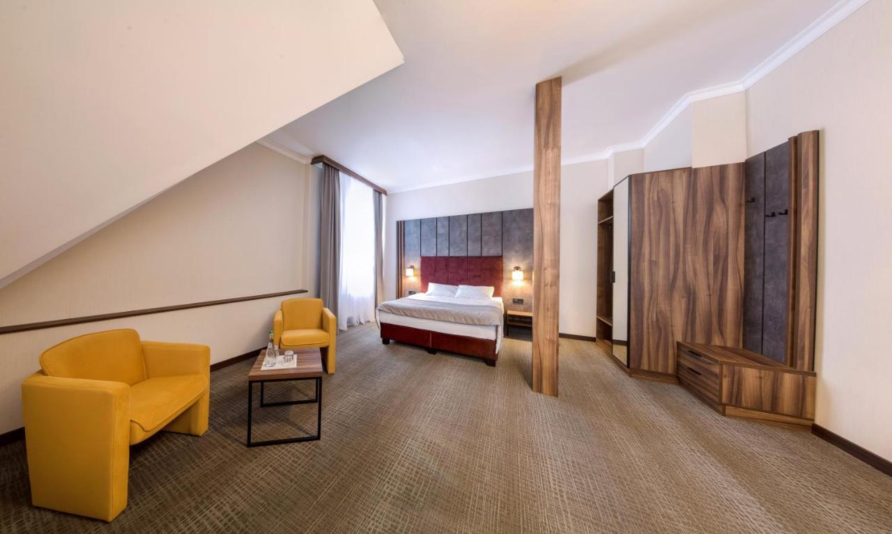 Hotel Байків à Baykovtsy Extérieur photo