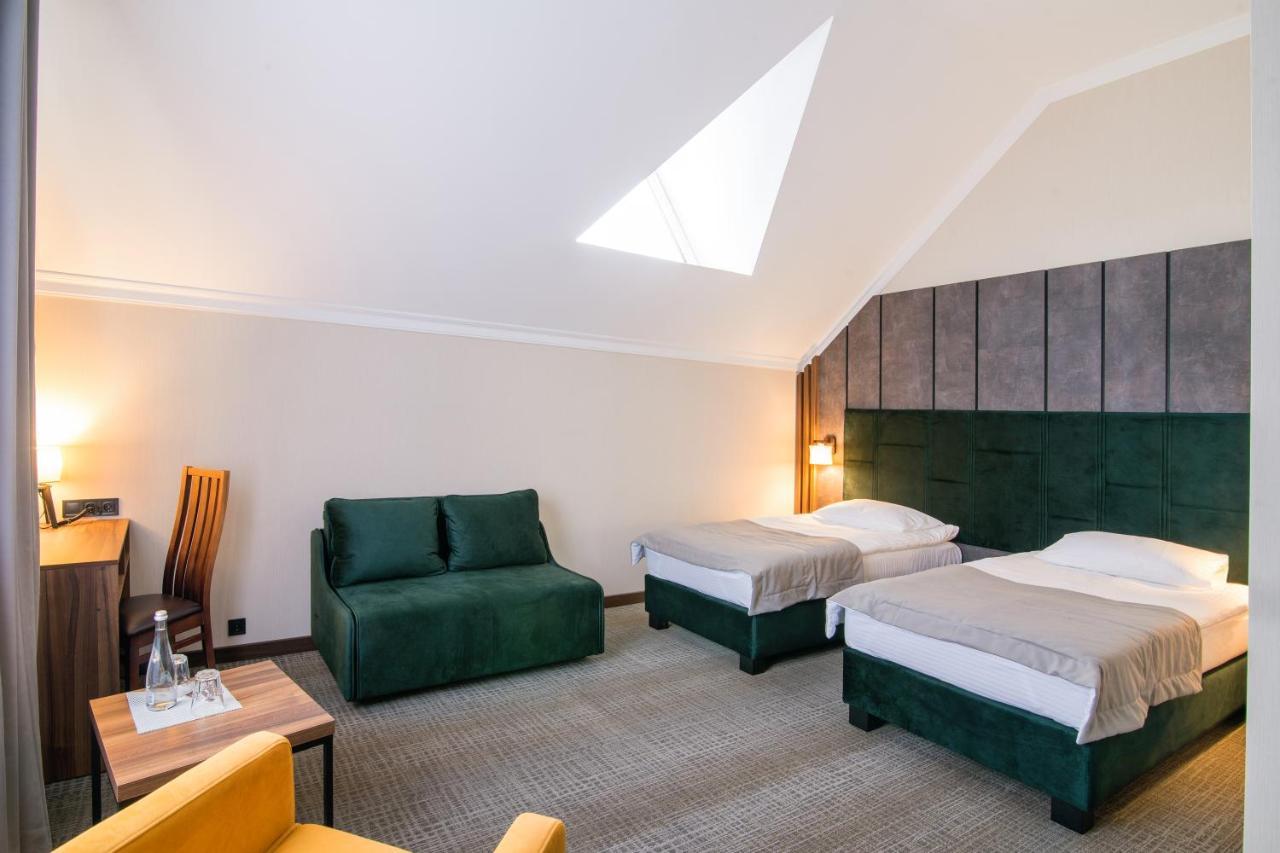 Hotel Байків à Baykovtsy Extérieur photo