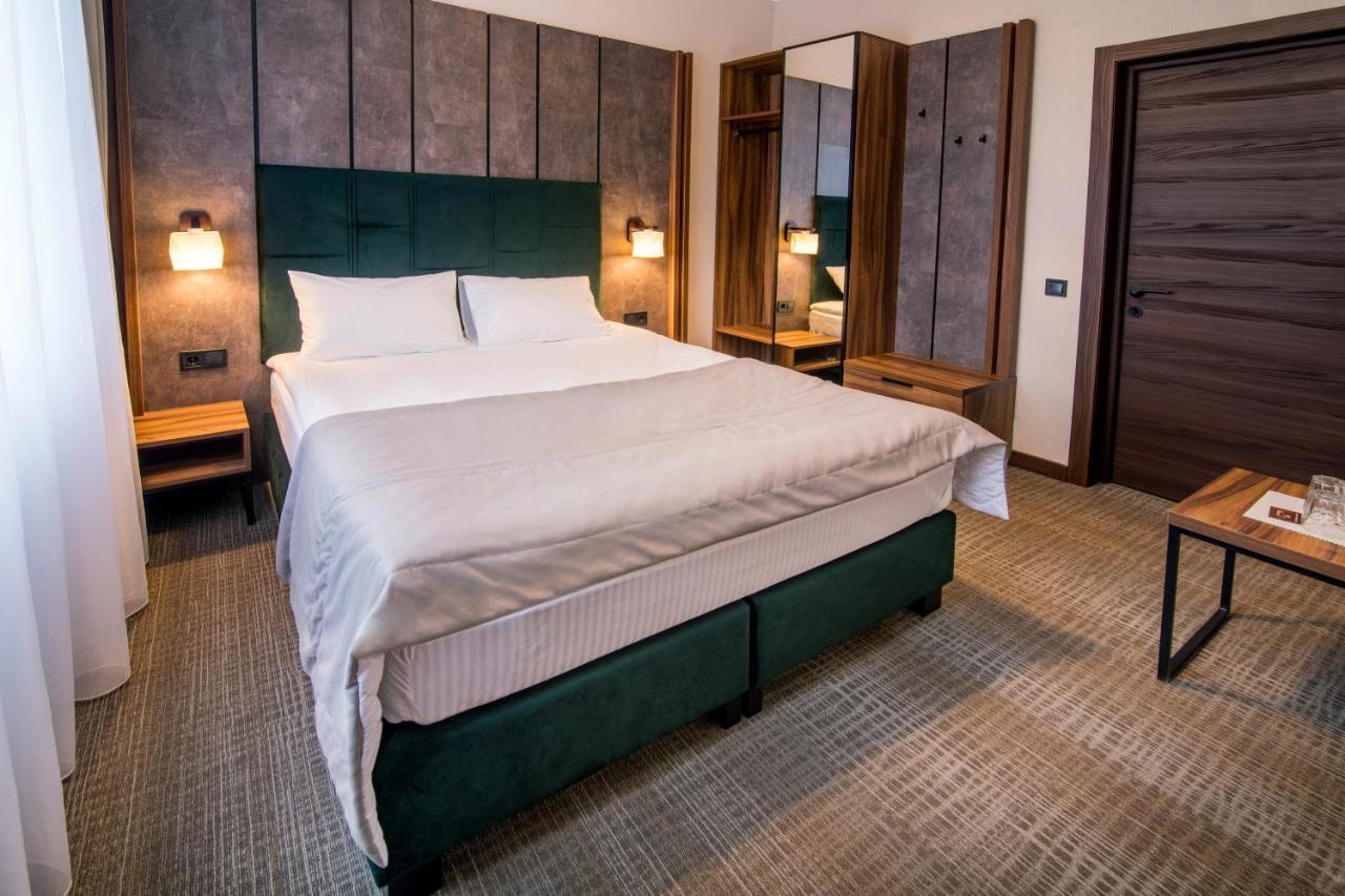 Hotel Байків à Baykovtsy Extérieur photo