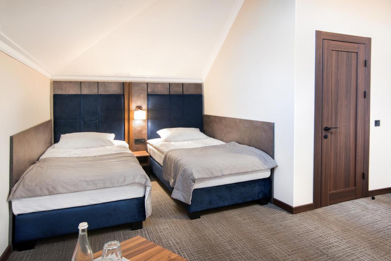 Hotel Байків à Baykovtsy Extérieur photo