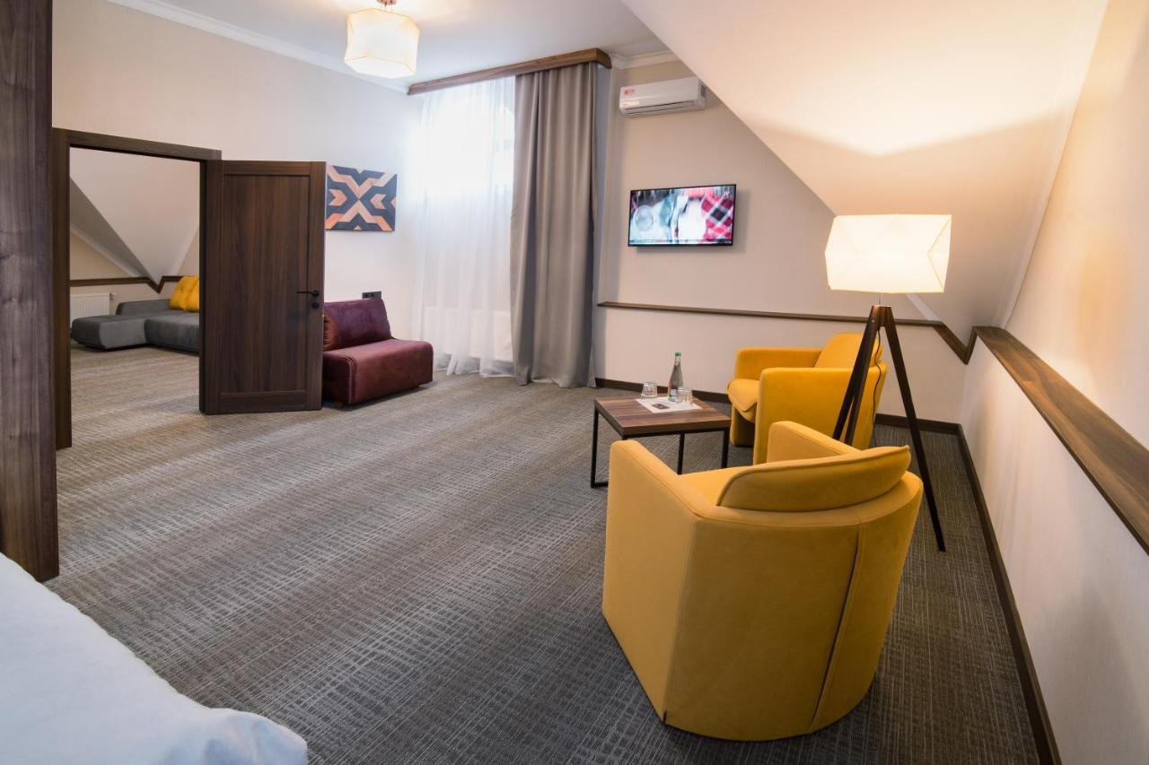 Hotel Байків à Baykovtsy Extérieur photo