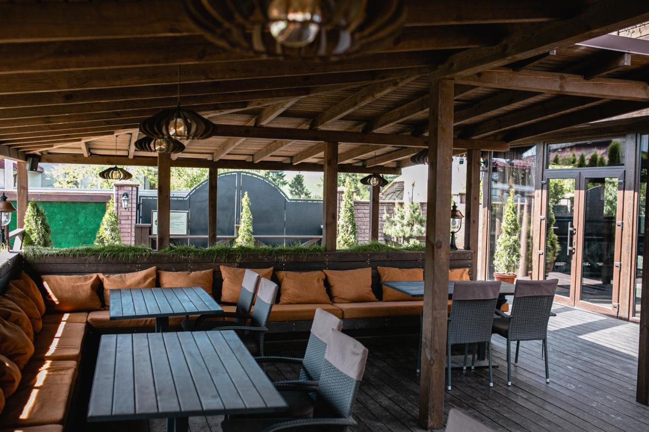 Hotel Байків à Baykovtsy Extérieur photo