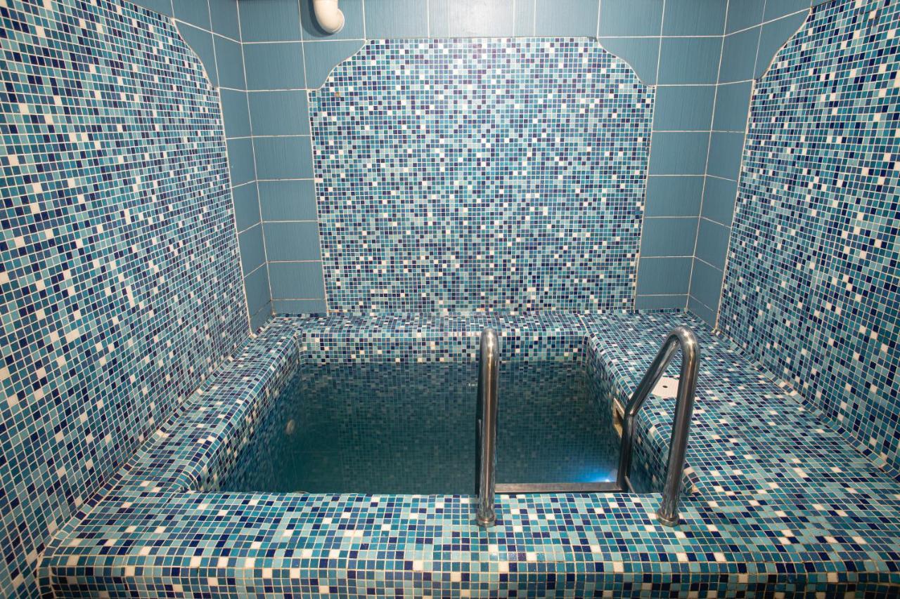 Hotel Байків à Baykovtsy Extérieur photo