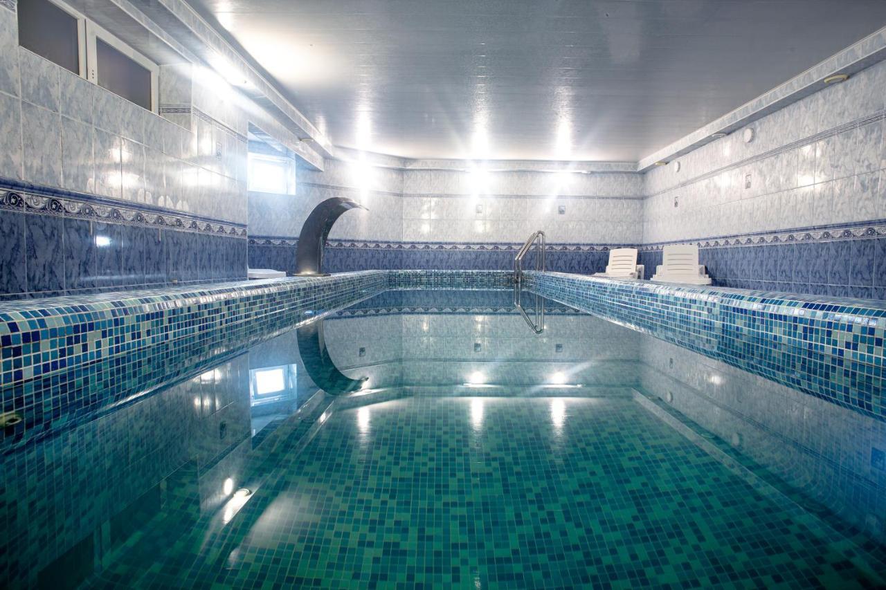 Hotel Байків à Baykovtsy Extérieur photo
